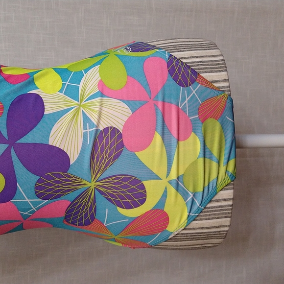 Swimsuit colorful flowered one piece - Picture 6 of 14